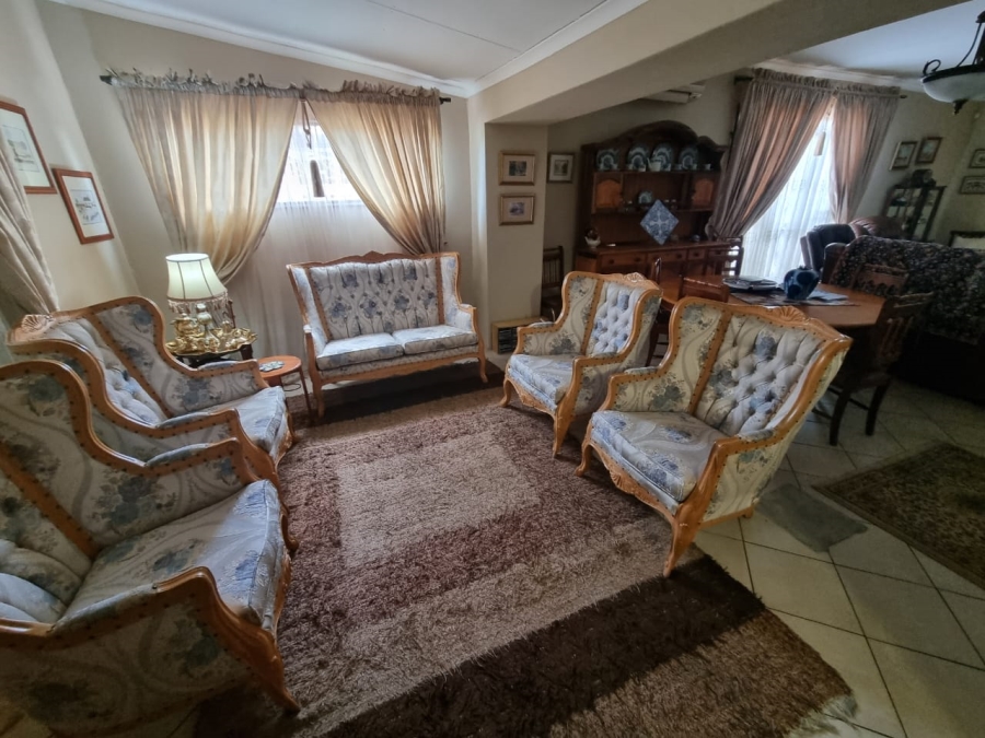 8 Bedroom Property for Sale in Parys Free State